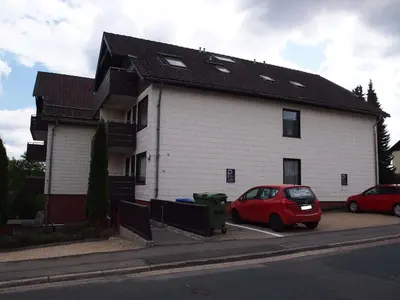 Das Gebäude in dem sich die Ferienwohnung befindet