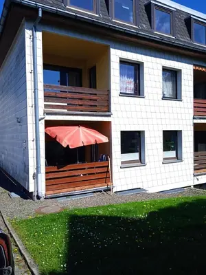 Das Gebäude in dem sich die Ferienwohnung befindet