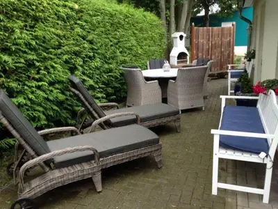 Ein Garten an der Unterkunft Ferienhäuser Am Eichenberg, Haus 2