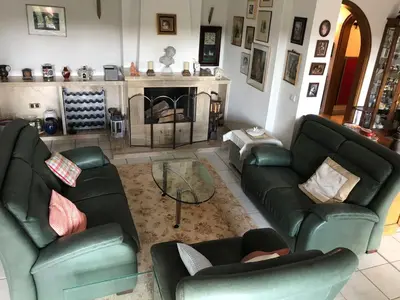 Ein Sitzbereich in der Unterkunft Ferienwohnung Kück-Rathausstrasse