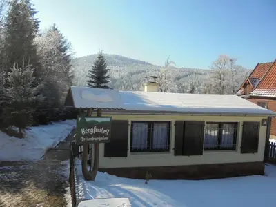 Ein allgemeiner Bergblick oder ein Berglick von des Ferienhauses aus