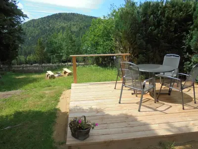 Ein allgemeiner Bergblick oder ein Berglick von des Ferienhauses aus
