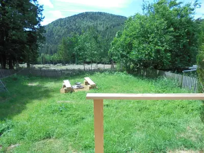 Ein allgemeiner Bergblick oder ein Berglick von des Ferienhauses aus