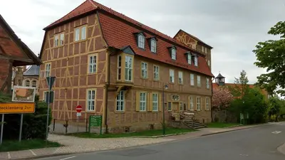 Das Gebäude in dem sich das Gasthaus befindet