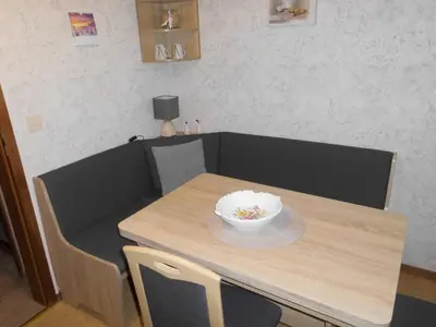 Ein Sitzbereich in der Unterkunft Ferienwohnung Windten