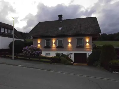 Das Gebäude in dem sich die Ferienwohnung befindet
