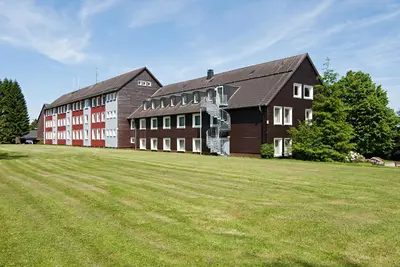 Das Gebäude in dem sich die Ferienwohnung befindet
