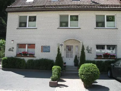 Das Gebäude in dem sich die Ferienwohnung befindet