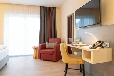 Ein Sitzbereich in der Unterkunft Mythenresort Heimdall