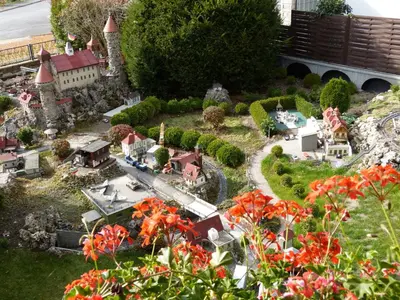 Ein Garten an der Unterkunft Ferienhaus Cramer