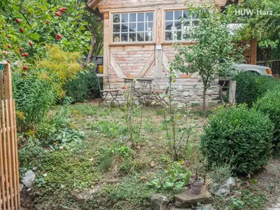 Ein Garten an der Unterkunft Holz und Fein am Burgberg