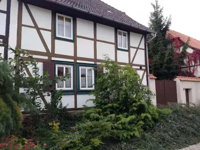Ein Garten an der Unterkunft Gästhaus