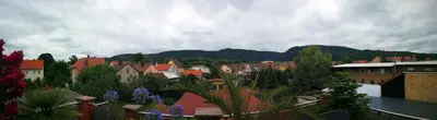 Ein allgemeiner Bergblick oder ein Berglick von der Ferienwohnung aus