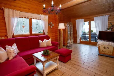 Ein Sitzbereich in der Unterkunft Apartments Am Kupferberg