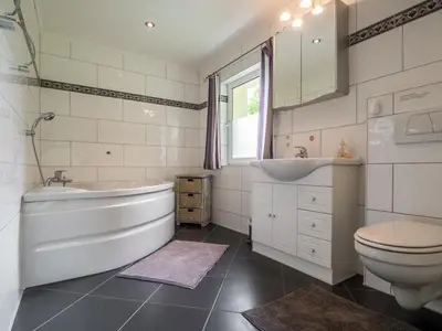 Ein Badezimmer in der Unterkunft Naturferienhaus mit Schlossblick in Drübeck