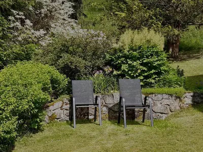 Ein Garten an der Unterkunft Am Mühlenberg