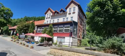 Das Gebäude in dem sich das Hotel befindet