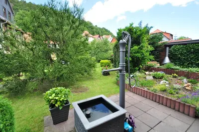 Ein Garten an der Unterkunft Feriendomizil Auszeit