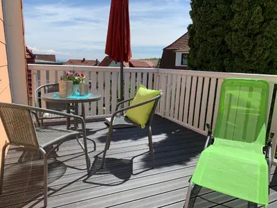 Ein Balkon oder eine Terrasse in der Unterkunft SweetDreams - Stadtvilla von 1936 - bis 8 Pers - 150qm - 5 Schlafzimmer - 2 Bäder - Hunde willkommen