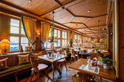 Ein Restaurant oder anderes Speiselokal in der Unterkunft revita - naturresort & spa