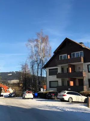 Das Gebäude in dem sich die Ferienwohnung befindet