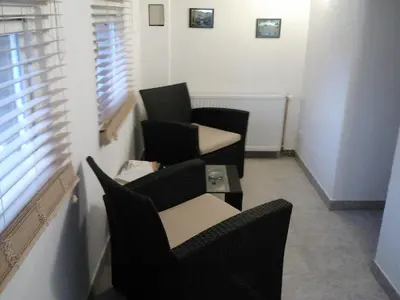 Ein Sitzbereich in der Unterkunft Hostel Vorharz Quedlinburg