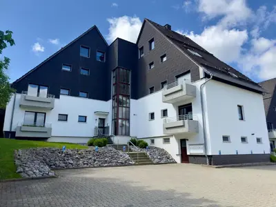 Das Gebäude in dem sich die Ferienwohnung befindet