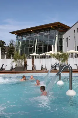 Der Swimmingpool an oder in der Nähe von Ferienwohnung Christine