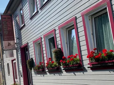 Das Gebäude in dem sich die Ferienwohnung befindet