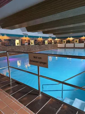 Der Swimmingpool an oder in der Nähe von Waldblick - Bad Harzburg - Schwimmbad und Sauna