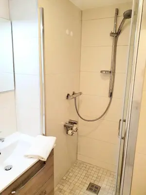 Ein Badezimmer in der Unterkunft Haus am See Luxury HS 948