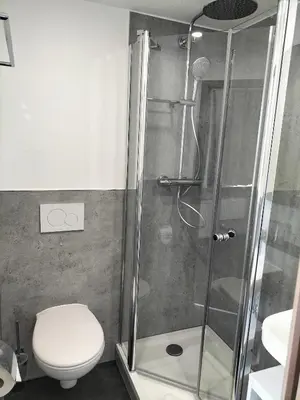 Ein Badezimmer in der Unterkunft Hotel Silbertanne
