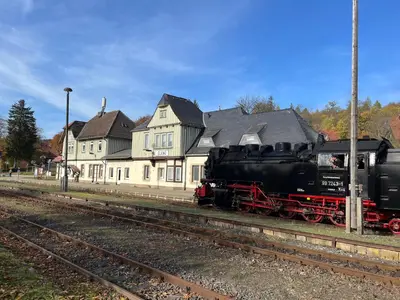 Das Gebäude in dem sich das Ferienhaus befindet