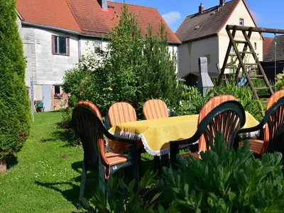 Ein Garten an der Unterkunft Ferienwohnung in den Hüttenroder Bergen