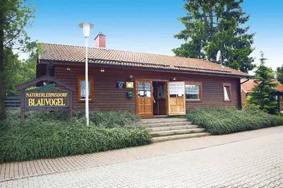 Das Gebäude in dem sich das Ferienhaus befindet