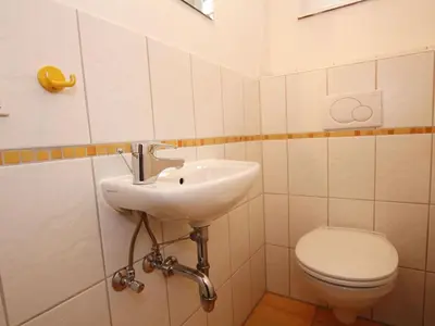 Ein Badezimmer in der Unterkunft Ferienhaus in Wernigerode mit Innenpool