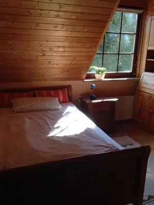 Ein Bett oder Betten in einem Zimmer der Unterkunft Ferienwohnung 'Lydia'