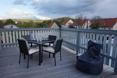Ein allgemeiner Bergblick oder ein Berglick von der Ferienwohnung aus