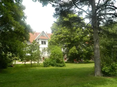 Ein Garten an der Unterkunft Pension Haus Marga