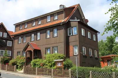 Das Gebäude in dem sich die Ferienwohnung befindet