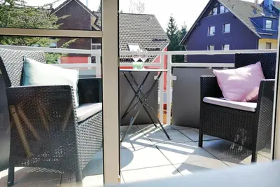 Ein Balkon oder eine Terrasse in der Unterkunft GUGLHUPF Wohlfühl-Maisonette mit Boxspring, NETFLIX, Fahrstuhl