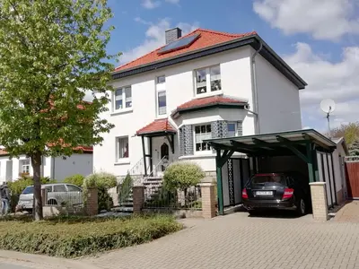 Das Gebäude in dem sich die Ferienwohnung befindet