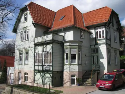 Das Gebäude in dem sich die Ferienwohnung befindet