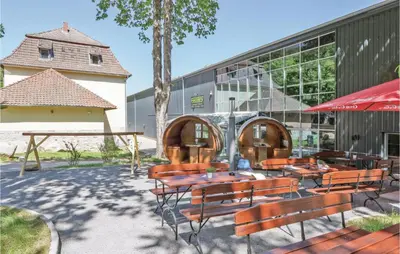 Das Gebäude in dem sich das Ferienhaus befindet