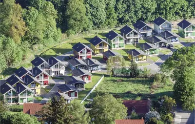 Das Gebäude in dem sich das Ferienhaus befindet