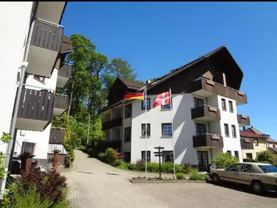 Das Gebäude in dem sich die Ferienwohnung befindet