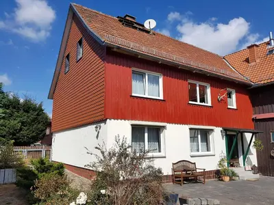 Das Gebäude in dem sich die Ferienwohnung befindet