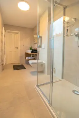 Ein Badezimmer in der Unterkunft Zur Quelle