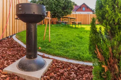Ein Garten an der Unterkunft Zur Quelle