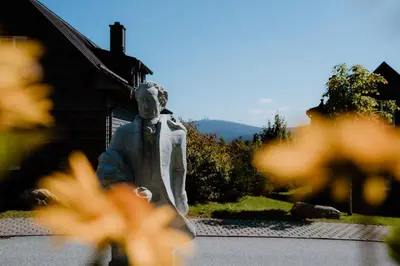 Ein allgemeiner Bergblick oder ein Berglick von des Hotels aus